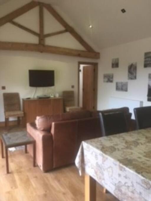Villa Courtside Barn, Lynn, Newport à Newport  Extérieur photo